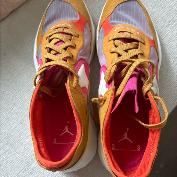 Nike Jordan Delta 3 Low shoes. - Picture 2 of 3